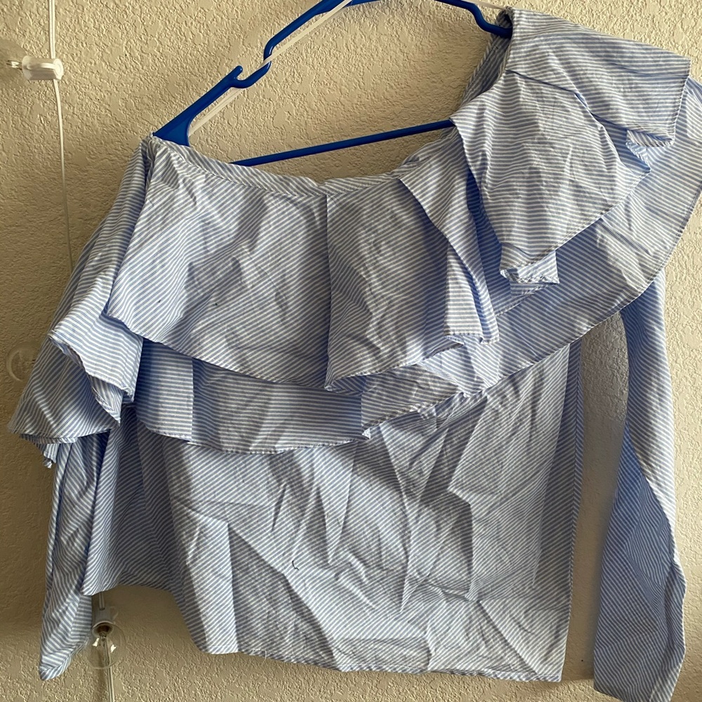 Gianni Bini off the shoulder ruffle blouse